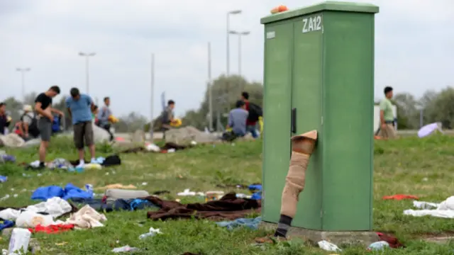Протез, забытый беженцем у австрийской границы