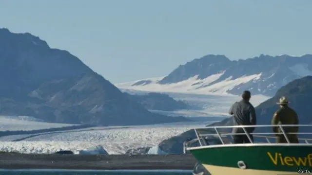 فيما اجتمع المفاوضون في ألمانيا، تحدث الرئيس الأمريكي باراك أوباما عن التغيرات المناخية في ألاسكا