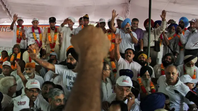 पूर्व सैनिक जंतर मंतर पर