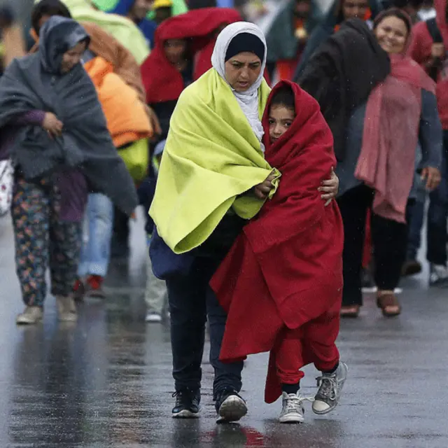 بہت سے تارکینِ وطن کی منزل جرمنی کیونکہ جرمنی کا کہنا ہے کہ اسے اپنے یہاں رواں سال آٹھ لاکھ پناہ گزینوں کی آمد کی توقع ہے۔