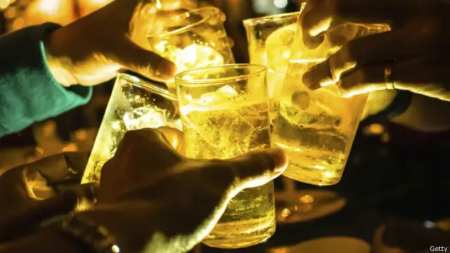 Estudos são unânimes ao criticar o consumo exagerado de bebidas alcóolicas