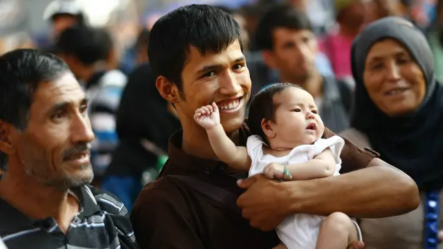 خانہ جنگی اور تشدد سے تنگ آ کر اپنا گھر بار چھوڑنے والے ان تارکینِ وطن کا بحران شدت اختیار کر چکا ہے