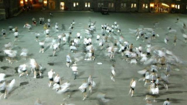 La pelea de alhomadas se ha convertido en una tradición de final de verano en West Point. 