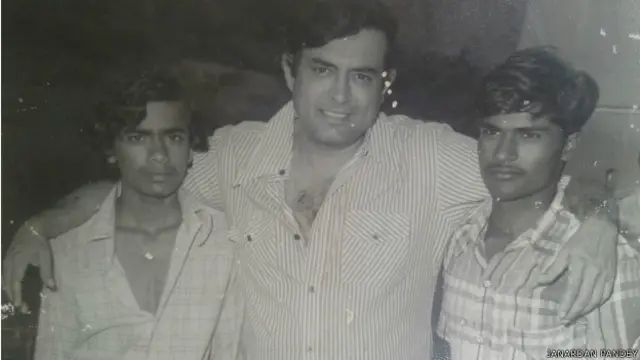 संजीव कुमार ने फ़िल्म शोले में 'ठाकुर' की भूमिका निभाई थी.