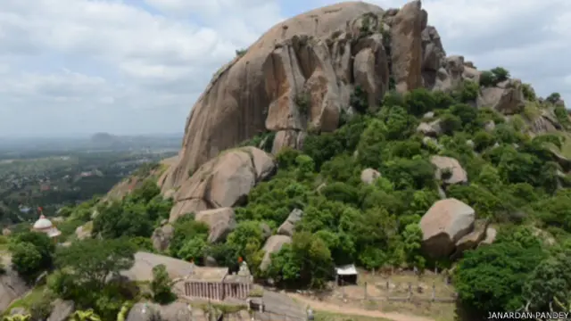 वह पहाड़ी जिस पर फ़िल्म शोले का सेट लगाया गया था.