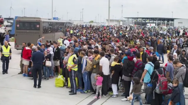 مجارستان که موقتا مرزهایش را به روی پناهجویان باز کرده، گفته است که طرحهایی برای تشدید کنترل در نقاط مرزی کشورش دارد