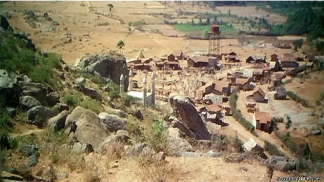 फ़िल्म शोले के लिए रामगढ़ गांव का सेट लगाया गया था.