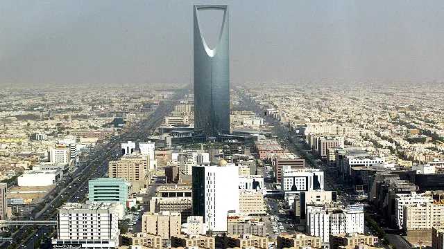 قدر صندوق النقد الدولي أن العجز في الميزانية السعودية سيبلغ هذه السنة عجزا قياسيا بقيمة 130 مليار دولار