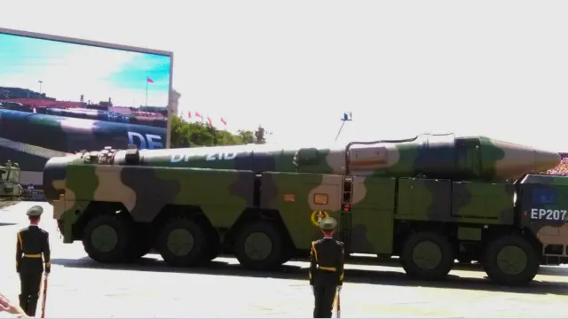 解放軍用於攻擊海上航空母艦的東風21D反艦彈道導彈。（攝影：畢中和）