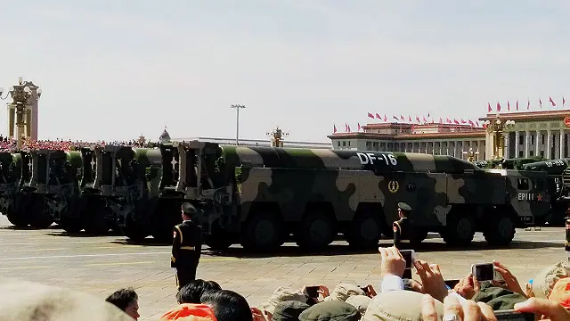 射程1000公里的可以攻擊沖繩及台灣的東風16短程彈道導彈。（攝影：畢中和）