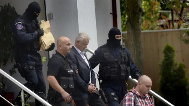 Арест Опреску