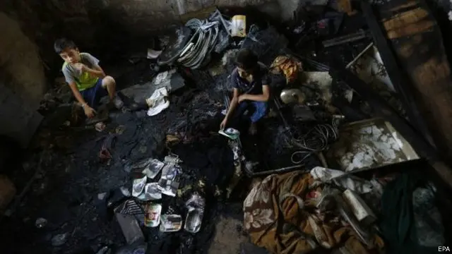 Rumah keluarga Dawabsha terbakar dalam serangan api itu, juga empat penghuninya