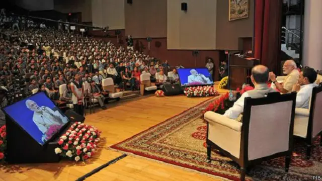 प्रधानमंत्री नरेंद्र मोदी की क्लास