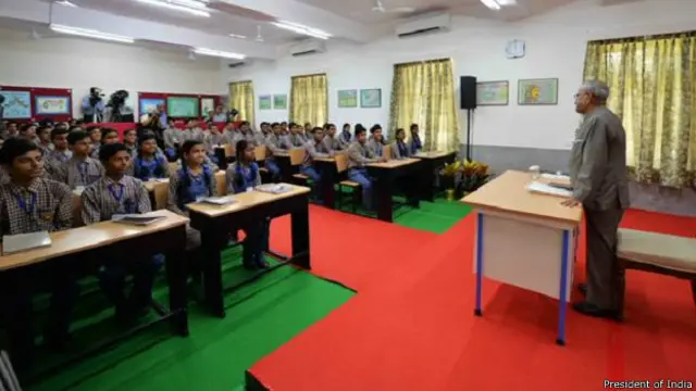 राष्ट्रपति प्रणब मुखर्जी की क्लास