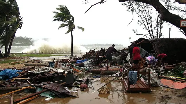 يعتقد أن موجة النينو الحالية ذات صلة بالعديد من الفيضانات.