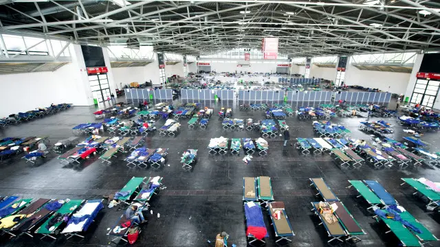 یورپی کمیشن کی تجاویز اگر منظور ہوگئیں تو اٹلی ، یونان اور ہنگری میں پھنسے ہوئے ایک لاکھ 20 ہزار مہاجروں میں سے کم از کم ساٹھ فیصد کو جرمنی ، فرانس اور سپین منتقل کر دیا جائے گا