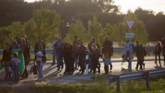 Diperkirakan sekitar 20.000 migran melintasi Hongaria menuju Austria dan Jerman pada akhir pekan lalu.