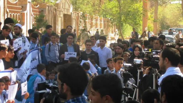 معترضان خواستار برخورد جدی نهادهای اطلاعاتی و امنیتی با عاملان مسمومیت دانش آموزان در ولایت هرات شدند