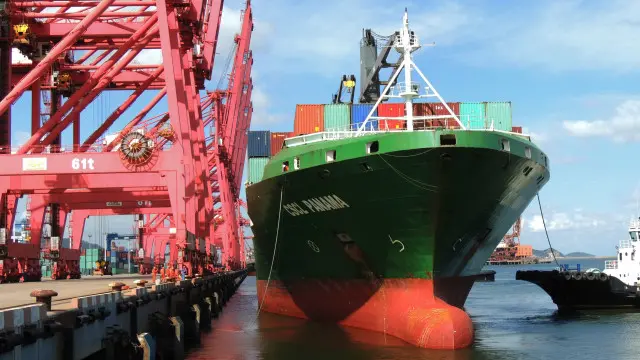 傑克·盧重申了中國通過適宜的財政政策等支持家庭收入增長、轉向以消費為主導的經濟增長再平衡的重要性。