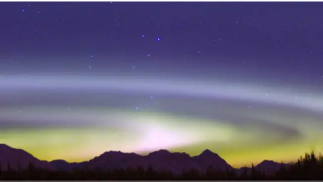 包括阿拉斯加在內的北極範圍內,極光之美隨處可見。 (美聯社圖片/Bob Martinson) (圖片來源:美聯社圖片/Bob Martinson)