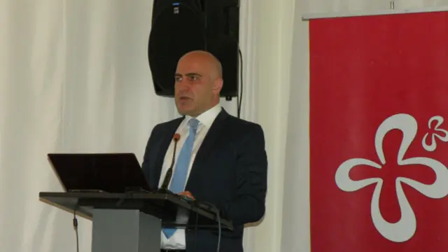 Azərbaycan, Ermənistan və Türkiyə davamlı olaraq Gürcüstana ən çox turist gələn ölkələr siyahısında ilk yerləri tutur, Dövlət Turizm Administrasiyasının rəhbəri Giorgi Çoqovadze deyir.