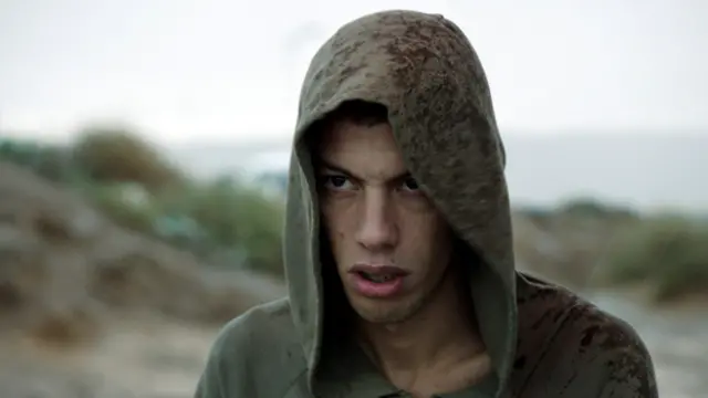  بطل علواش يائس لا مستقبل له، محطم نفسيا، يعيش على تخدير حبوب الارتين وحلم حب مستحيل