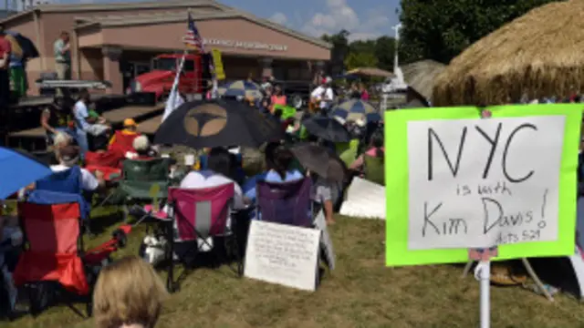 Simpatizantes de Kim Davis