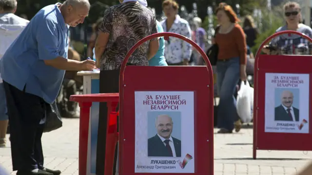 Предвыборные плакаты с Александром Лукашенко