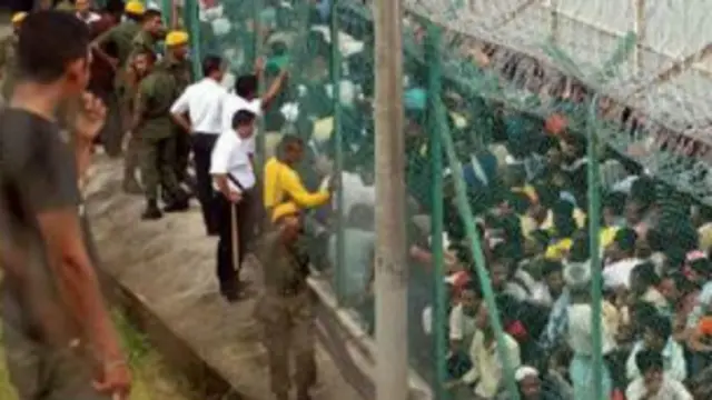 ထိန်းသိမ်းရေး စခန်းမှာ အမည်မသိ ရောဂါကြောင့် သေဆုံးသူတွေ ရှိနေ