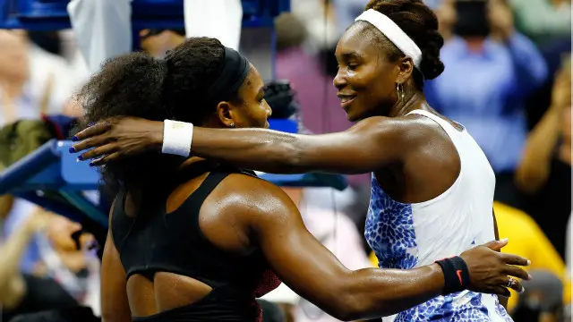 Serena mengalahkan kakaknya, Venus, dalam pertandingan tiga set.