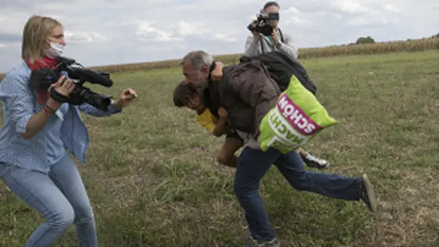 Filman a la periodista húngara