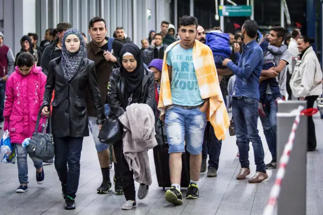 پولنډي حکومت په پیل کې ویلي وو چې ۲۰۰۰ کډوالو منلو ته چمتو دی