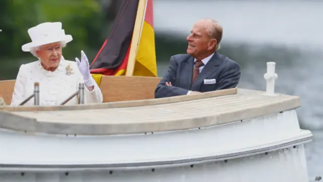 شاہی خاندان کی سرگرمیوں پر جن میں سے بیشتر علامتی ہوتی ہیں، گذشتہ برس برطانوی ٹیکس دہندگان کی پانچ کروڑ 80 لاکھ ڈالر کے مساوی رقم خرچ ہوئی