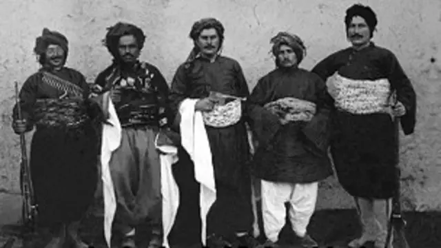 نمایی از فیلم لباس مکریان