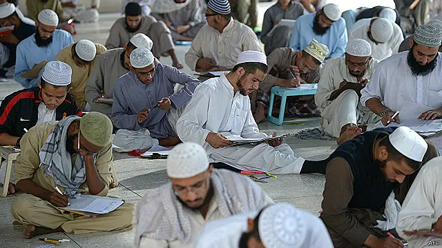 ’غیر رجسٹرڈ مدارس میں 5 لاکھ 17 ہزار سے زائد طلب علم زیر تعلیم ہیں‘