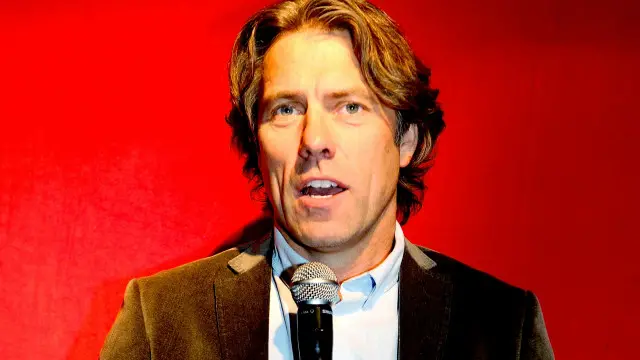 يستضيف الكوميدي البريطاني جون بيشوب الحفل الغنائي الغنائي الذي يقام في 19 سبتمبر/أيلول. 