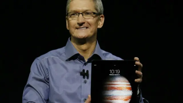 Новые продукты Apple после смерти Стива Джобса представляет генеральный директор компании Тим Кук