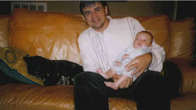 Фотография Фишенко с сыном сделана 9 лет назад