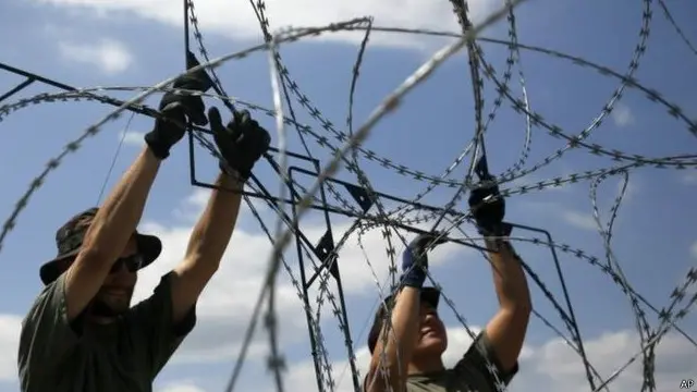 یورپی یونین کے ریگولیشنز کے مطابق تارکینِ وطن جس بھی ممبر ملک میں جائے اسے رجسٹریشن کروانی لازمی ہوگی اور وہ اسی ملک میں پناہ کی درخواست بھی کرے گا