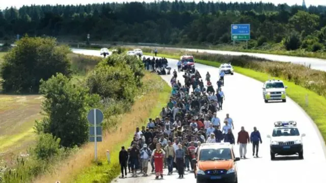 Bir qrup miqrant Almaniyadan Danimarkaya keçərək avtomobil magistralının bağlanmasına səbəb olub