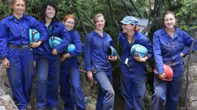 قدیم ڈھانچے دریافت کرنے والی ٹیم کے ارکان