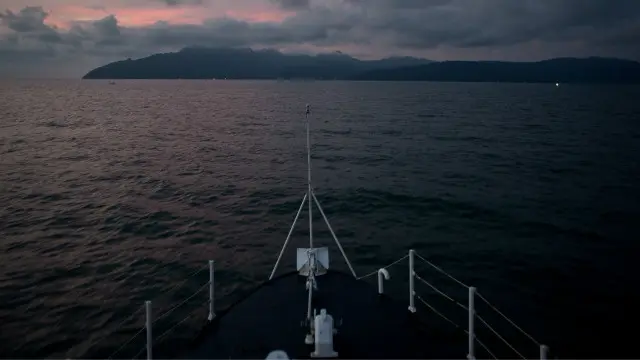 Kapal milik badan maritim Malaysia (MMEA) beroperasi dalam sebuah patroli