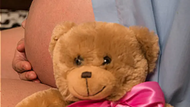 Una mujer embarazada