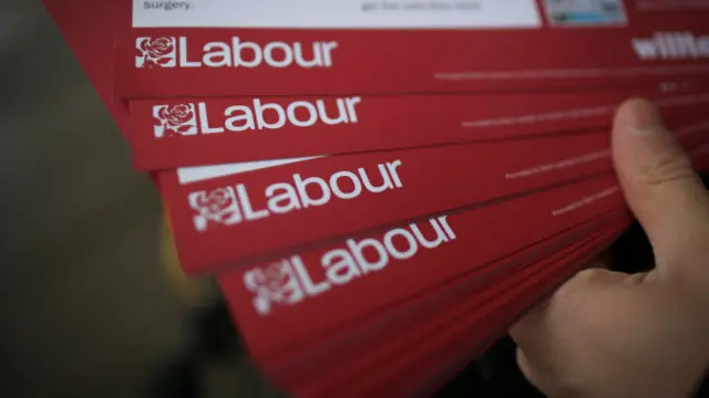 Конверты перед отправкой избирателям лидера партии