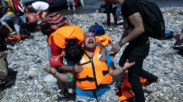 سه شهروند سوریه که به لسبوس یونان رسیدهاند - اما هزاران نفر نرسیدهاند و آنچه بر سرشان آمده اروپا را تکان داده