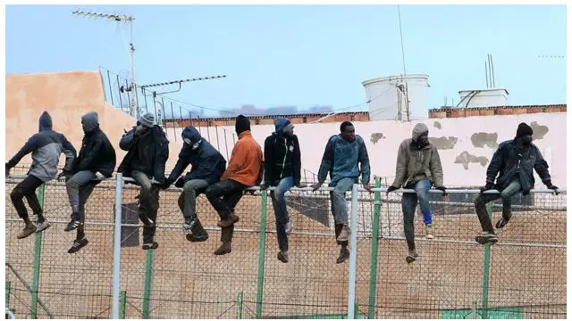 مهاجران همچنان به منطقه ملیلیه در مراکش (که جزو قلمرو اسپانیا محسوب میشود) میآیند - با وجود دیواری که کشیده شده