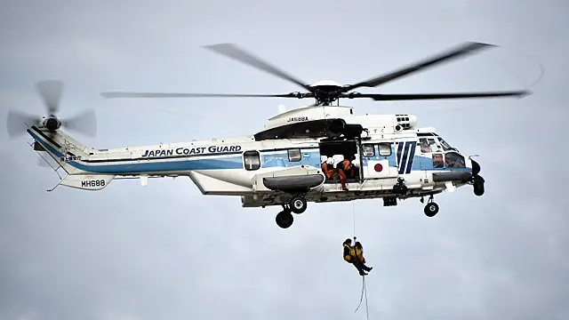 انتشلت طائرات الإنقاذ سكانا غمرت المياه منازلهم