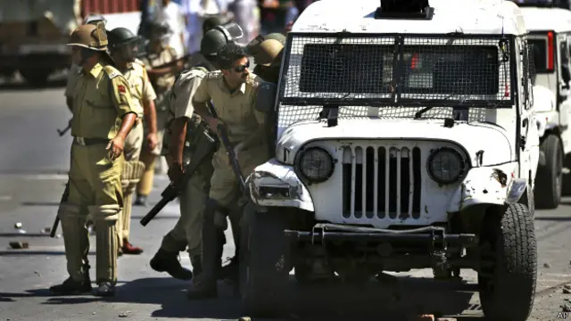 لوگوں کا مطالبہ ہے کہ قصوروار فوجیوں کو عوام کے سامنے لایا جائے اور سول کورٹ میں ان پر مقدمہ چلایا جائے