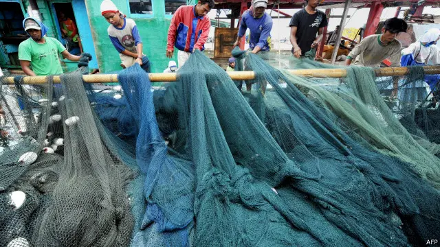 Pengamat meminta ketersediaan elpiji harus terjamin jika akan memberlakukan kebijakan pengalihan solar ke elpiji buat nelayan