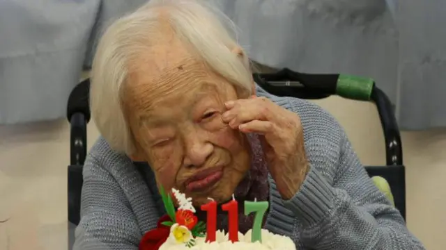 په څه باندې سل کلنو بوډاګانو کې ۸۷ سلنه یې ښځې دي.